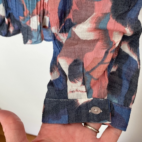 Zac & Rachel XL, Roll Tab Sleeve, lightweight multi color Women's top - Picture 5 of 11